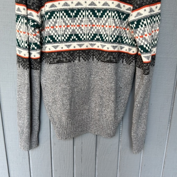 American Eagle Gray NWT Patterned Men's Sweater M - Picture 7 of 8